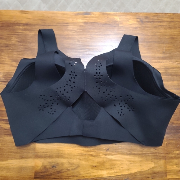 Victoria's Secret Sports Bra - Picture 5 of 8